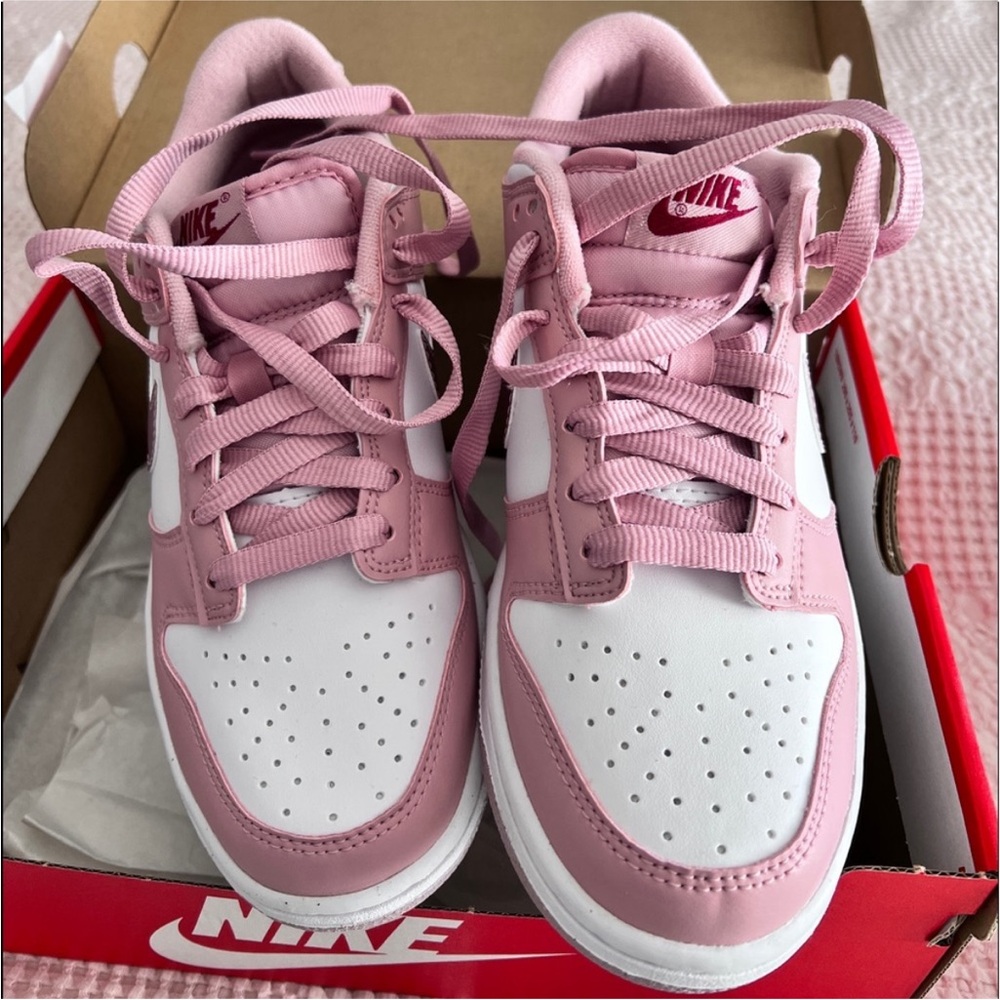 Nike Dunks low Pink Velvet - Picture 2 of 6